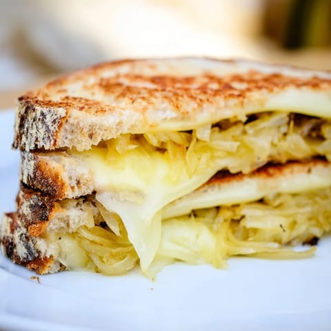 Caramelized Onion Gruyère Cheese
